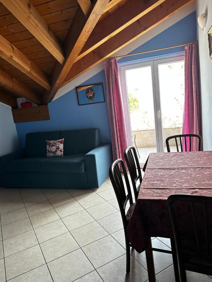 Residence Laguna Beach Pianello Del Lario Exterior photo