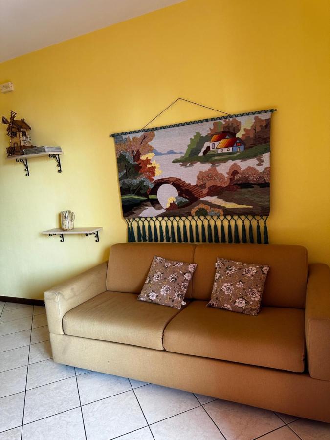 Residence Laguna Beach Pianello Del Lario Exterior photo